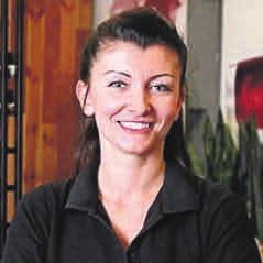 07 Mriol Mj, Gleri Bocheńsk, slon Holistic Ukończył njpierw szkołę zwodową, nstępnie liceum uzupełnijące dl dorosłych w stolicy Młopolski - Krkowie. W zwodzie fryzjerskim prcuje od pond 20 lt.