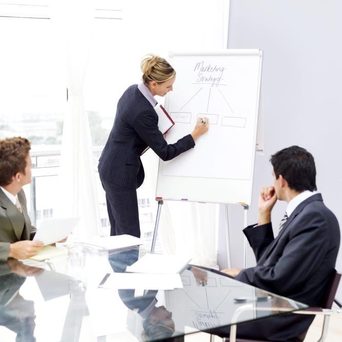 Strategia ochrony Wybór dóbr intelektualnych (utwory, wynalazki, wzory przemysłowe, know how, etc.) Sposób ochrony: Formalny (np.