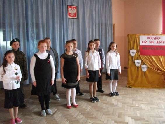 pomylił, ani nie zapomniał wierszyka.