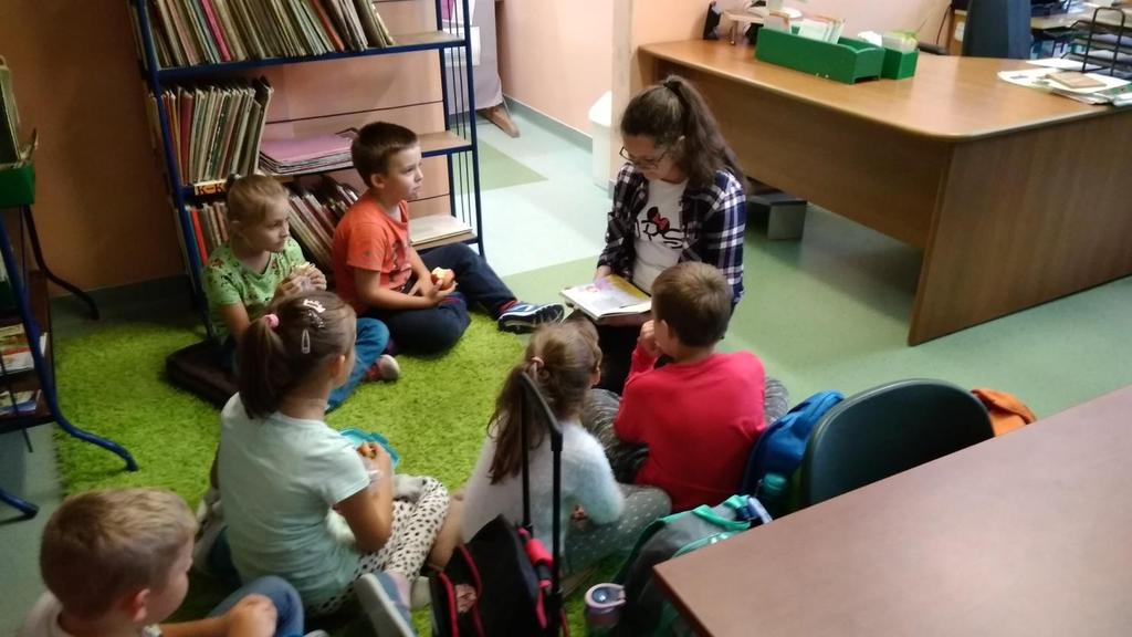 Tu łączą przyjemne z pożytecznym mają zorganizowaną przerwę i jednocześnie poznają nowe utwory (nierzadko lektury