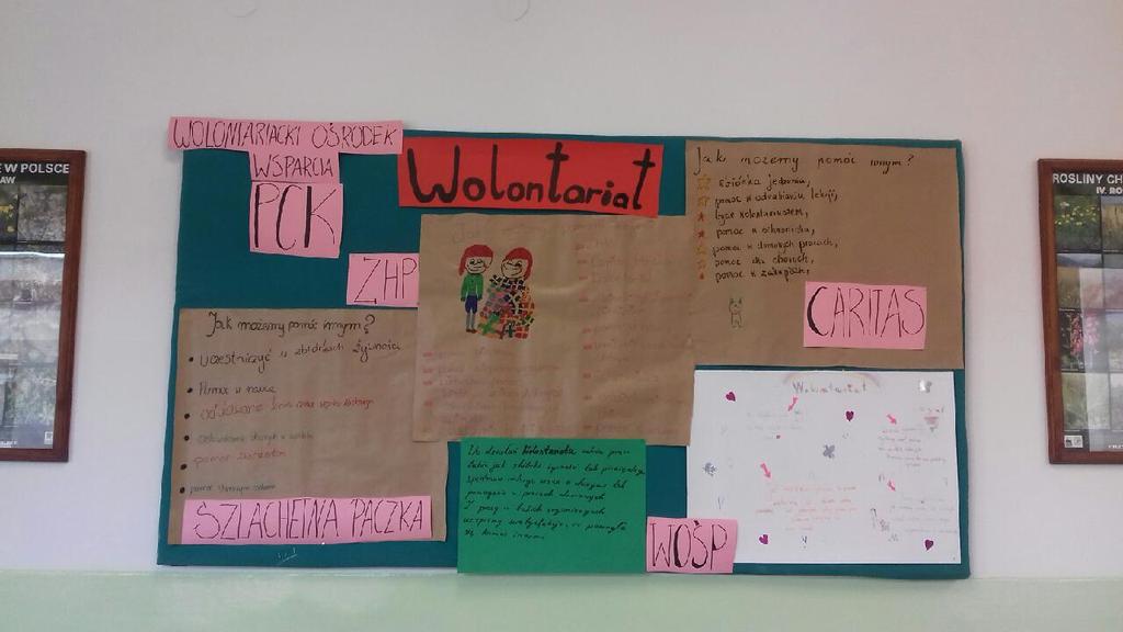Nasi uczniowie w skupieniu i dużym zainteresowaniem obejrzeli przygotowaną inscenizację. Żywo reagowali na ukazane scenki. Czwartoklasiści i ich wychowawczyni zostali nagrodzeni gromkimi brawami.