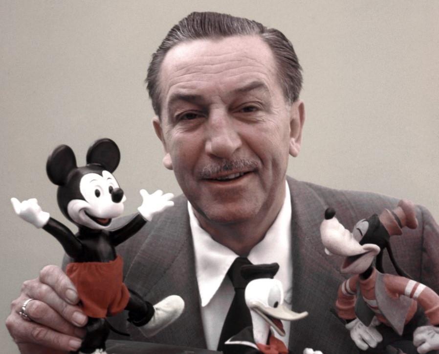 Walt Disney amerykański producent filmowy, reżyser, scenarzysta, aktor dubbingowy,