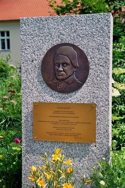 Móje mysli wó Molleru su te samske ako jo wugronił wuznamny wucony, gójc a poet Casparus Cunradus z Wrocławja: Astra docetque docetque viam Mollerus ad astra/et bonus Astrologus. Theologusque bonus.