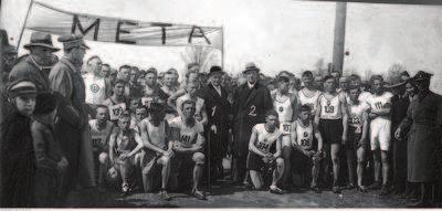 1-S-2068-2. Fot. 3. Mistrzostwa Polski w biegu przełajowym mężczyzn w Łucku (maj 1932 r.). Na zdjęciu m.in.
