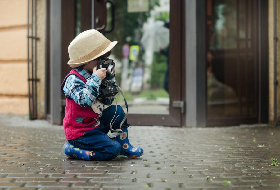 inspirująca i integrująca praca twórcza, połączona z dużą dozą dobrej zabawy! Zadaniem będzie stworzenie fotograficznych okładek kalendarza, po jednej na każdy miesiąc roku.
