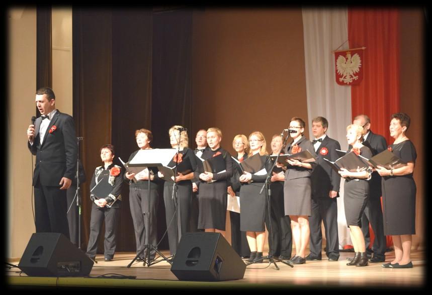 Burmistrz Miasta i Gminy Pan Antoni Kopeć, Z-ca Burmistrza Pan Mieczysław Reps, Skarbnik MiG Pani Małgorzata Wujciów, radni MiG, radni powiatowi, przedstawiciele 31 batalionu radiotechnicznego oraz