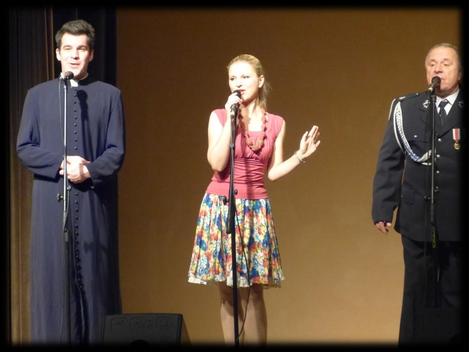 A my na luzie - Kabaret Kopydłów Dnia 18.10.2015r. na sali widowiskowej Gminnego Ośrodka Kultury i Sportu w Kątach Wrocławskich gościliśmy już po raz drugi Kabaret Kopydłów.