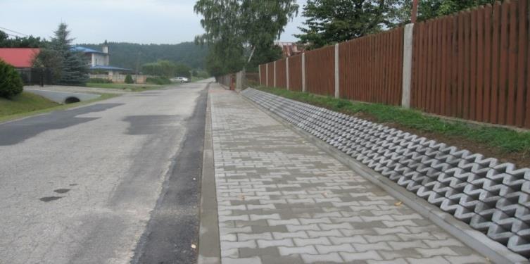 Wartość kosztorysowa inwestycji wynosi 105 898,92 zł, z czego kwota 67 383,00 zł to dofinansowanie ze środków unijnych. W Kadczy powstał pierwszy odcinek trasy VeloDunajec w naszej gminie.