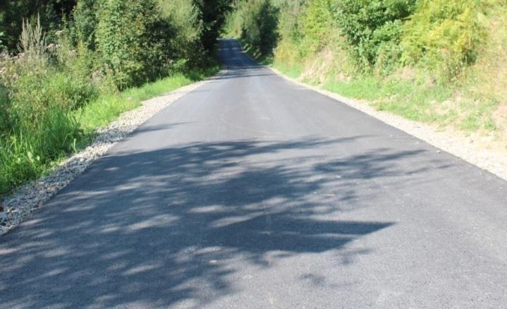 Wykonano dokumentację projektową budowy placu zabaw przy budynku świetlicy, wartość zaprojektowanych robót wynosi 85 372, 49 zł. Przebudowa drogi gminnej "Brzyna - Droga przez Wieś".