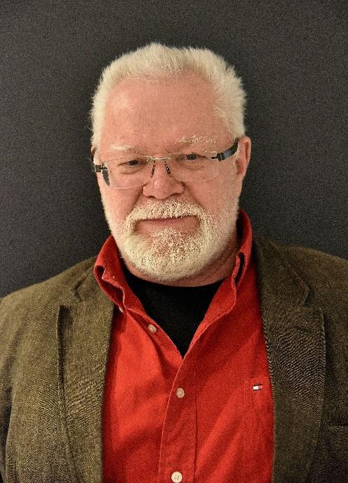 Spotkanie autorskie z Leszkiem Stafiejem Z ż y c i a s z k o ł y Leszek Stafiej (ur. 22 maja 1950) - dziennikarz, tłumacz literatury angielskiej.