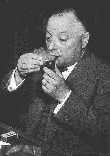 Discovery of s The idea of the neutrino came in 193 when W. Pauli tried a desperate saving operation of the energy conservation principle.