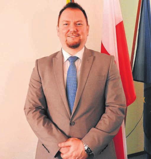 10 SAMORZĄDNOŚĆ I SPOŁECZNOŚĆ LOKALNA Strm się być cły czs blisko ludzi i dwć im iskierkę ndziei Driusz Budrowski Ktrzyn Łuszyńsk lktrzyn.luszynsk@polskpress.