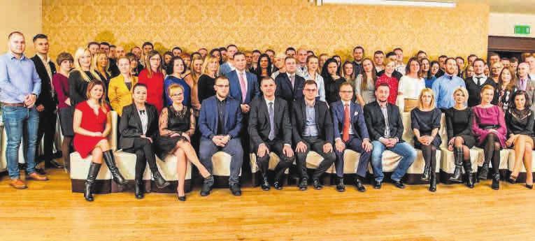 w ktegorii Biznes. Czy mógłby Pn opowiedzieć jk wyglądł drog do miejsc, w którym obecnie się Pn znjduje? N początku mojej kriery zwodowej, prcowłem jko hndlowiec. Było to ciężkie, le ciekwe zjęcie.