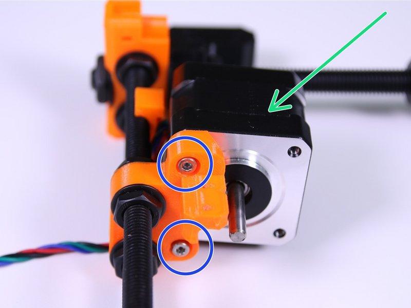 Step 20 Silnik osi Y Silnik osi Y (oznaczony jako Y axis) Śruba M3x10