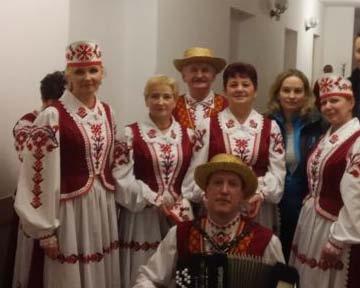 w Hajnowskim Domu Kultury: Zespoły wokalne z akompaniamentem instrumentalnym: II miejsce