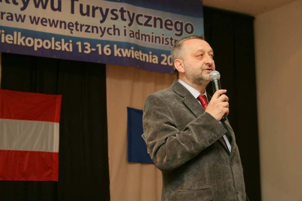 Histori Komisji Turystyki przedstawił jej przewodniczcy Kazimierz Rabczuk (KWP w Krakowie).