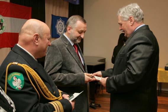 o Złot Honorow Odznak PTTK - Anna Mato z Koła PTTK przy ZT NSZZ Policjantów w Sopocie, - Andrzej Bazan z Koła PTTK Fregata przy Morskim Oddziale Stray Granicznej w Gdasku, - Kazimierz Rabczuk z Koła