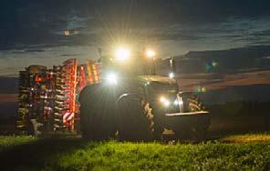Wyposażenie standardowe i opcjonalne Standardowe g Opcjonalne c OŚWIETLENIE I INTERFEJSY W CIĄGNIKACH FENDT 900 VARIO FENDT 900 VARIO Wersje wyposażenia.