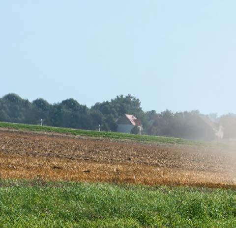 całkowitej do 18 ton - System regulacji ciśnienia w ogumieniu Fendt VarioGrip - Układ zapobiegający blokowaniu kół ABS - Automatyczne czyszczenie chłodnicy dzięki zastosowaniu wentylatora