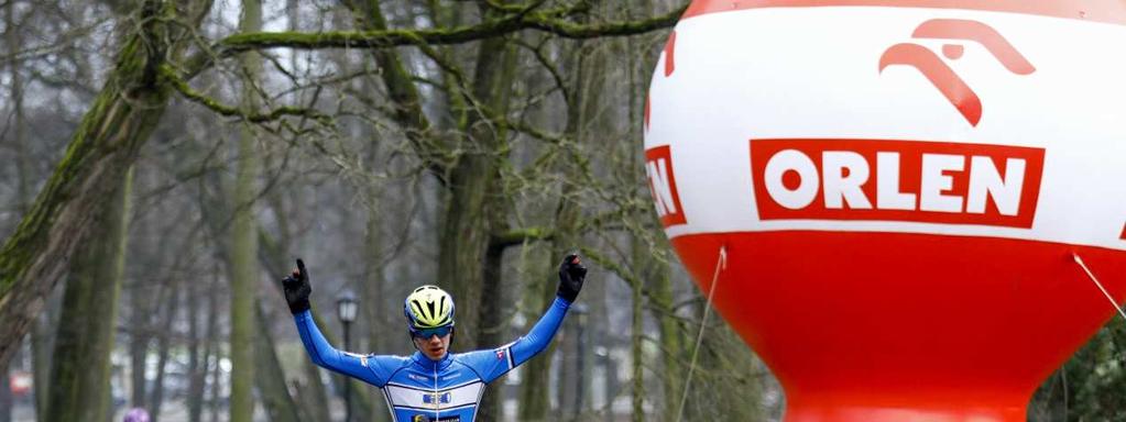 Komunikat nr 2 strona numer 4 KATEGORIA MŁODZIK Dystans 6000 metró przeciętna prędkość zwycięzcy 22,4066 km/h 1 142 POL2004 10056617163 HOPPA Kacper GKS CARTUSIA W KARTUZACH 0 16 04 2 147 POL2004