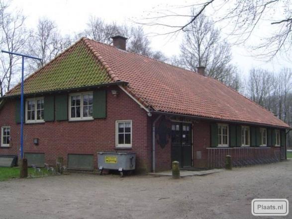 2 pionu wiekowego w szczepie. Różnica w działaniu polega na czym, że działają naprawdę zespołowo, przyboczni i drużynowy traktowani są na równi.