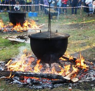 Grillową mieszczącą do 60 osób.