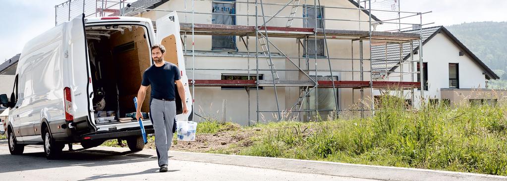 Układanie wykładzin podłogowych 7 DOTRZYJ SZYBCIEJ NA KOLEJNĄ BUDOWĘ. Dzięki szybkiemu systemowi UZIN do układania wykładzin elastycznych.