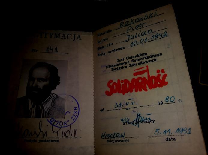 działaczy opozycji i Solidarności". W ciągu kilku dni w 49 ośrodkach internowania umieszczono około 5 tys. osób. W ogromnej operacji policyjno-wojskowej użyto w sumie 80 tys. żołnierzy, 30 tys.