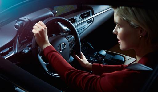 sekwencyjne (przód) + podgrzewana kierownica + bezprzewodowa ładowarka + Lexus Premium Navigation + ekran 8 + elektrycznie zamykania i otwierana klapa bagażnika ruchem nogi PAKIET MULTIMEDIA System
