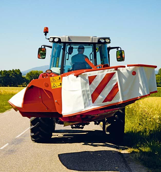 Podobnie jak pozostałe modele tej serii, kosiarka jest wyposażona w hydropneumatyczne zawieszenie LIFT-CONTROL z wbudowanym zabezpieczeniem najazdowym,