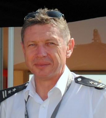 ppłk (rez.) pil. mgr Maciej Wilczyński Ppłk pil. (rez.) mgr Maciej Wilczyński jest absolwentem Wyższej Oficerskiej Szkoły Lotniczej i Air University (USA), gdzie ukończył studia podyplomowe.
