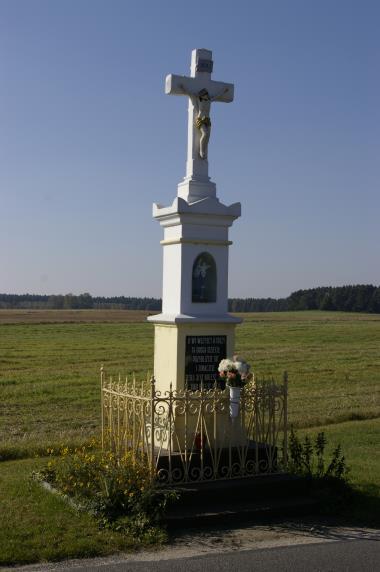 fundacji Aleksandra i Karoliny Bock Barut krzyż przy skrzyżowaniu dróg 1896 r.
