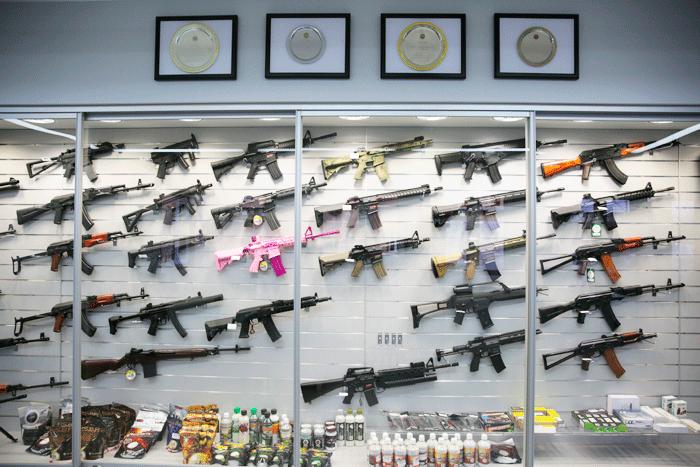 O FIRMIE GUNFIRE Firma Gf Corp występująca na rynku pod znakiem GUNFIRE jest od 2006 roku dystrybutorem wszelkiego sprzętu i akcesoriów do Airsoftu.