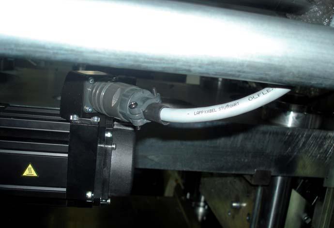 Przewody lflex Servo FD 785 CP oraz lflex Servo FD 790 CP 60 Sekcja III Uzyskana preforma nak adana jest na taúmociπg gwintem do do u a nastípnie podlega kondycjonowaniu, tzn.
