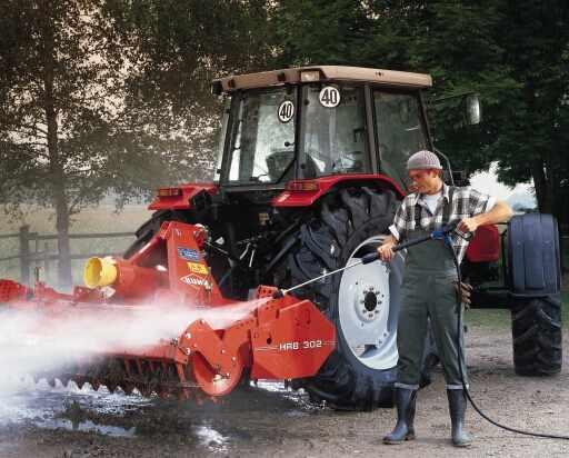 Sucha para wytwarzana pod ci nieniem, osi gaj ca temperatur do 180 C rozpuszcza t uszcz, zabija zarazki oraz, w mgnieniu oka, odka a ka powierzchni, która