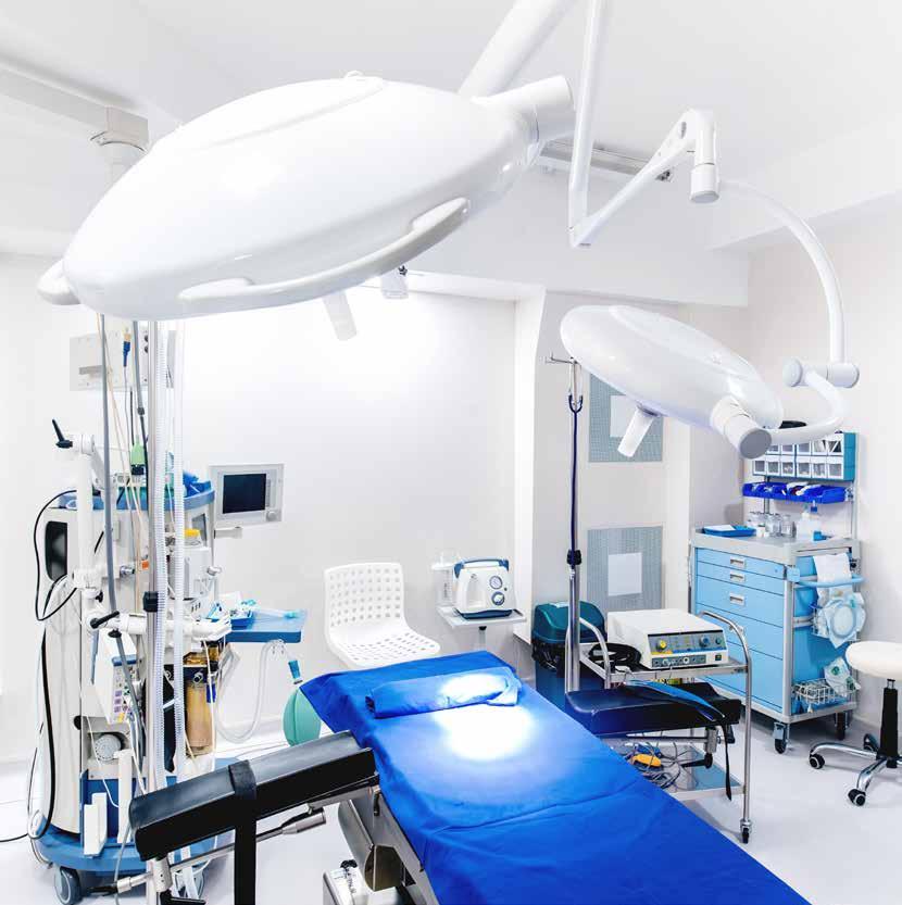 Zasadniczo należałoby najpierw ustalić, jakimi metodami, jak często i jakimi produktami będzie w danym pomieszczeniu przeprowadzana dezynfekcja powierzchniowa.