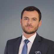 Doświadczony wykładowca, prelegent na studiach podyplomowych oraz na ponad 700 szkoleniach (ponad 4200 godzin 