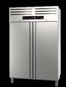 Szafy chłodnicze Szafy chłodnicze 1400L GN 2/1 GCPZ-1403 GCPZ-1402 GCPZ-1404 > SZAFY CHŁODNICZE 1400L GN 2/1 Wyprodukowane z wysokiej jakości stali nierdzewnej z przeznaczeniem do profesjonalnego