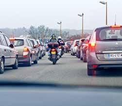 Prędkość 60 km/h w obszarze zabudowanym dotyczy godzin 23.00 5.00, a autobus spełniający specjalne warunki techniczne może na drogach ekspresowych i autostradach jechać z prędkością do 100 km/h.