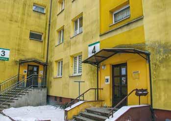 pomiędzy ostatnią kondygnacją a wejściem na