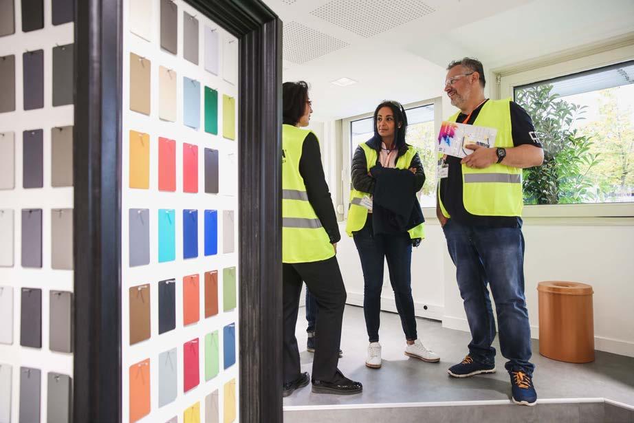 inspirację dla artystów W październiku odbyły się drzwi otwarte Colour Experience Room w Montbrison