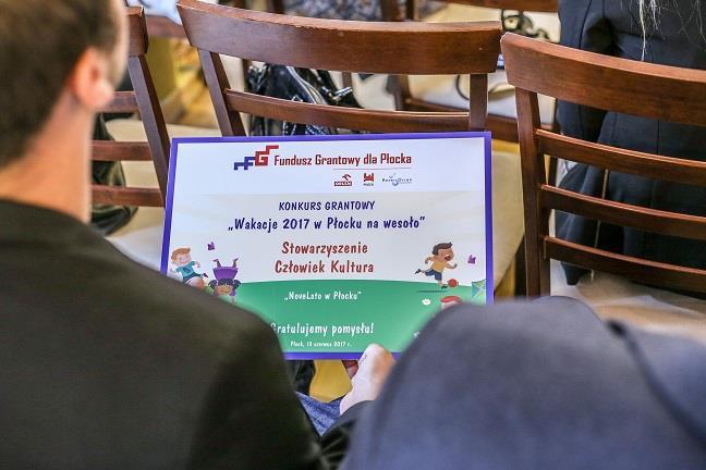 1) Zarząd zorganizował w Książnicy Płockiej spotkanie związane z rozstrzygnięciem