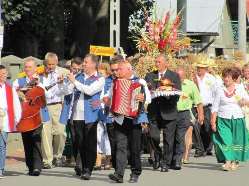 Dożynki Gminy Mielec Chorzelów 2014 2014-08-20 07:37:42 17 sierpnia 2014r. w Chorzelowie odbyły się Dożynki Gminy Mielec.