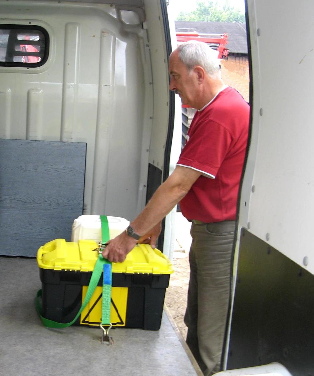 4.1. Transport Transport, w szczególności towarów niebezpiecznych, do których należą środki ochrony roślin, jest zagadnieniem o charakterze przygotowawczym nie związanym ściśle z produkcją roślinną.