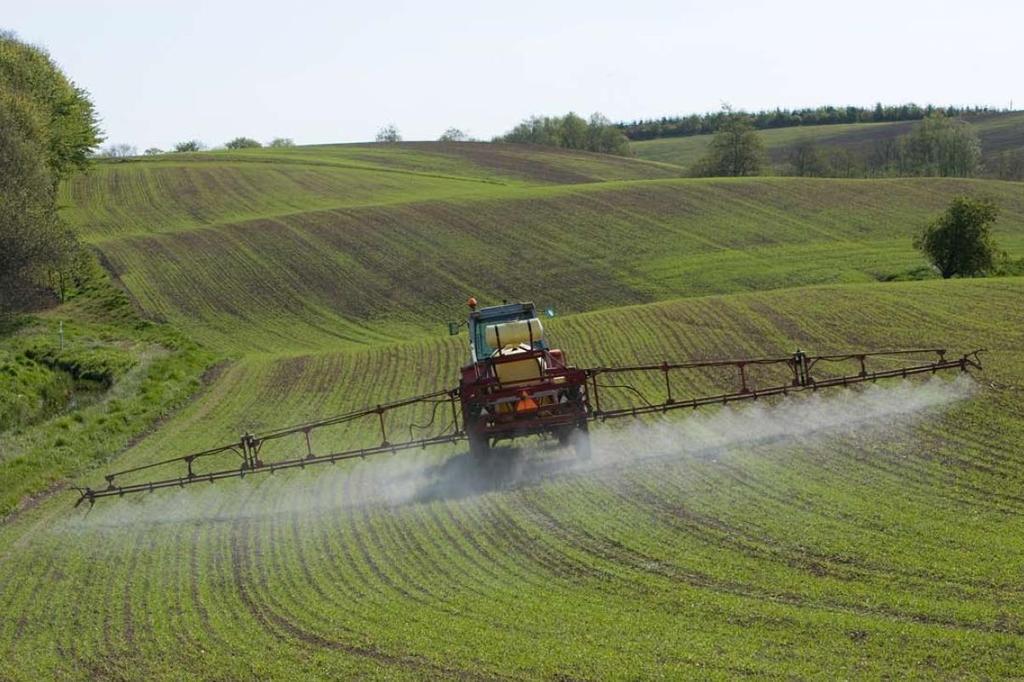 4.4. Opryskiwanie Proces opryskiwania jest silnie uzależniony od czynników technicznych.