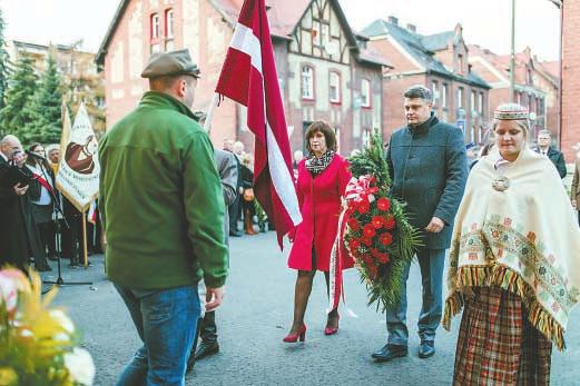 pocztów sztandarowych i licznych delegacji, została