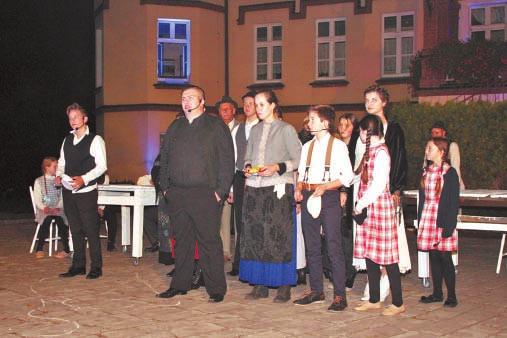 Teatr SAFO i Przyjaciele pt. Za mało na wojnę, za dużo na pokój. ;<$(',%)*% 6" 3',</*15)A=".*%?+.*$,D.C 26D',< 9*%?* "2(4,7A $".:3D?