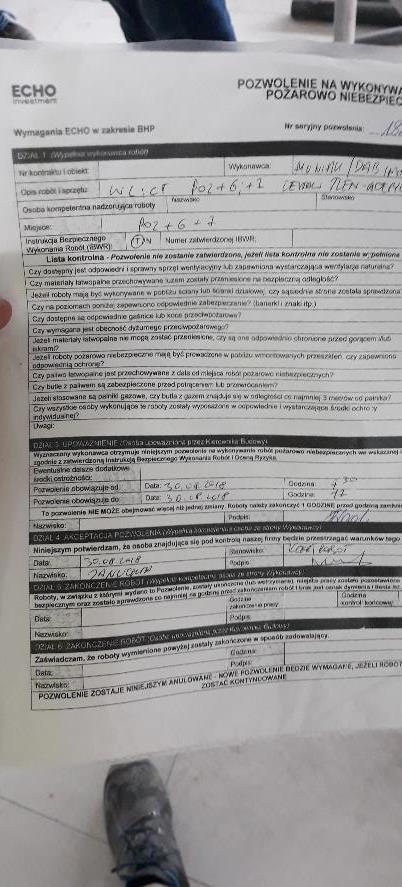 dla pracowników i wzniesionej konstrukcji.