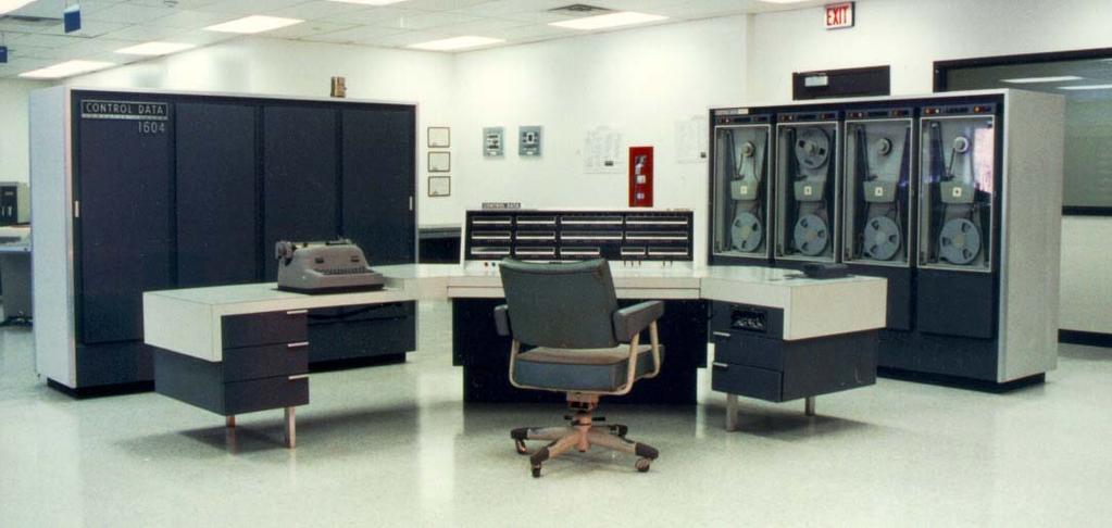 BASIC Działał na IBM 7090 1961 PLATO II Rozproszony system edukacyjny Działał