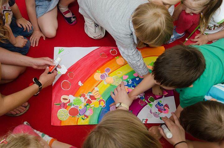 Mały Dietetyk Mały Dietetyk - edukacja żywieniowa dzieci w wieku przedszkolnym i wczesnoszkolnym. Jest to cykl sześciu warsztatów żywieniowych oraz spotkanie rodziców z dietetykiem.